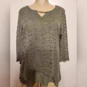 JM Jungle Collection Green Lace V Neck Medium  NWT